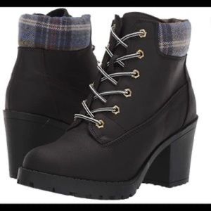 Ziti Soho Black Ankle Bootie